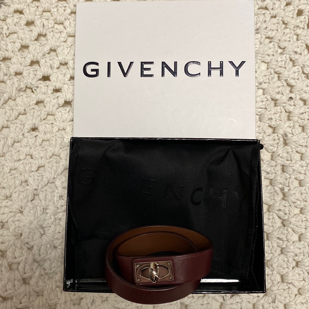 Last price!!! Shark tooth Givenchy leather bracelet